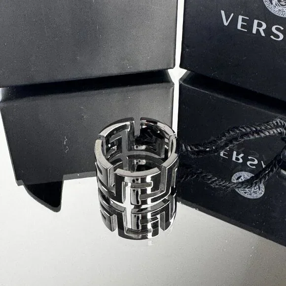 Ring - Picture 10 of 13